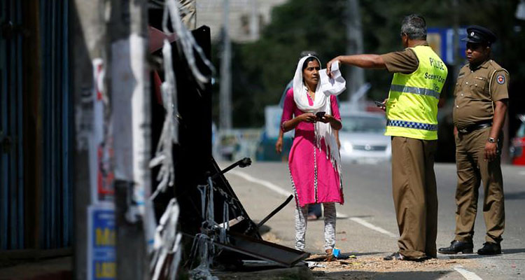 На Шри-Ланке сохраняется режим ЧП, введенный 6 марта