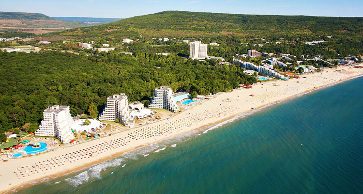 Согласованы квоты на чартеры в Болгарию для авиакомпаний Azur Air, I FLY, Нордавиа и Якутия